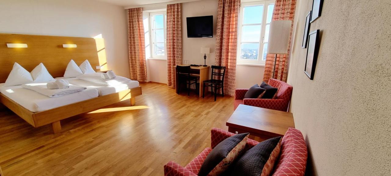 ホテル Wirtshaus Leindl クレムス アン デル ドナウ エクステリア 写真