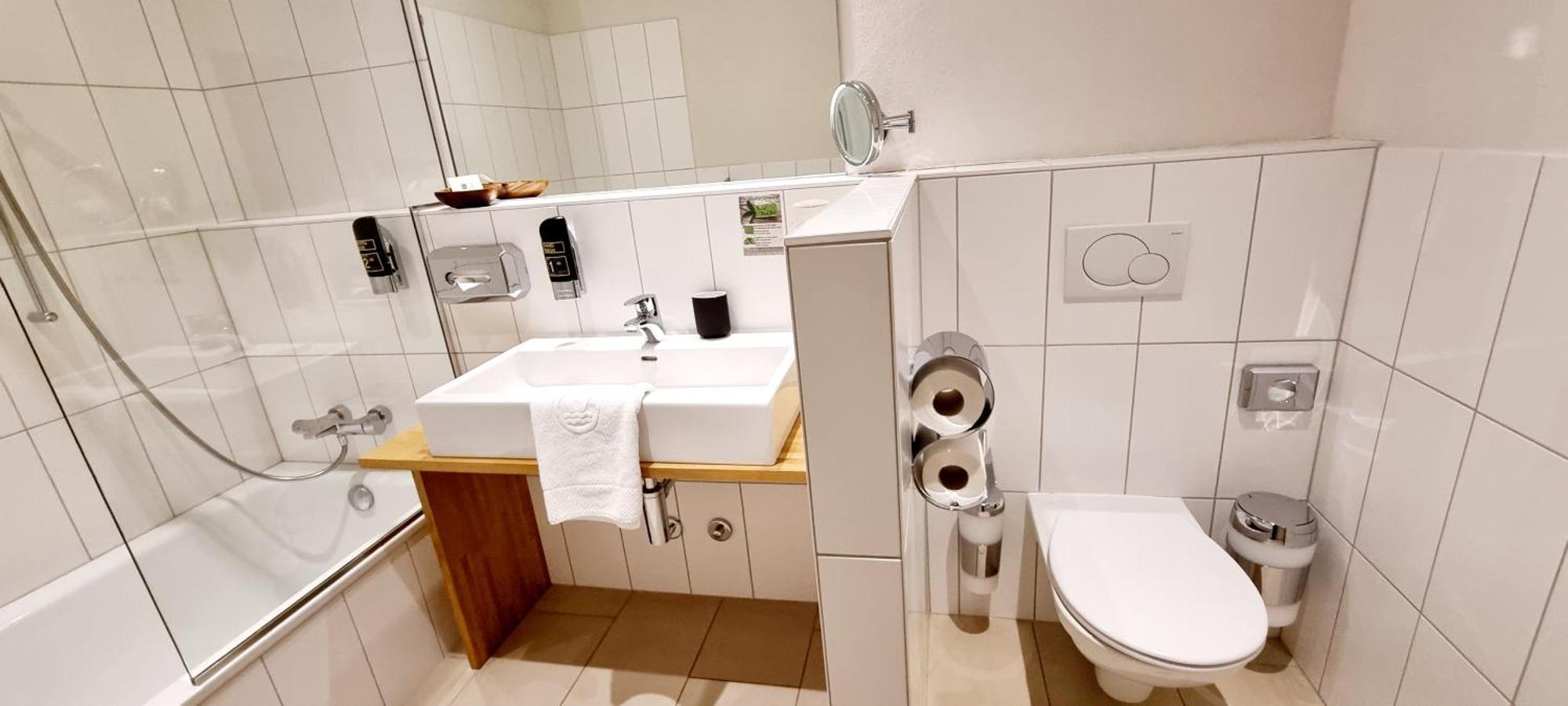 ホテル Wirtshaus Leindl クレムス アン デル ドナウ エクステリア 写真